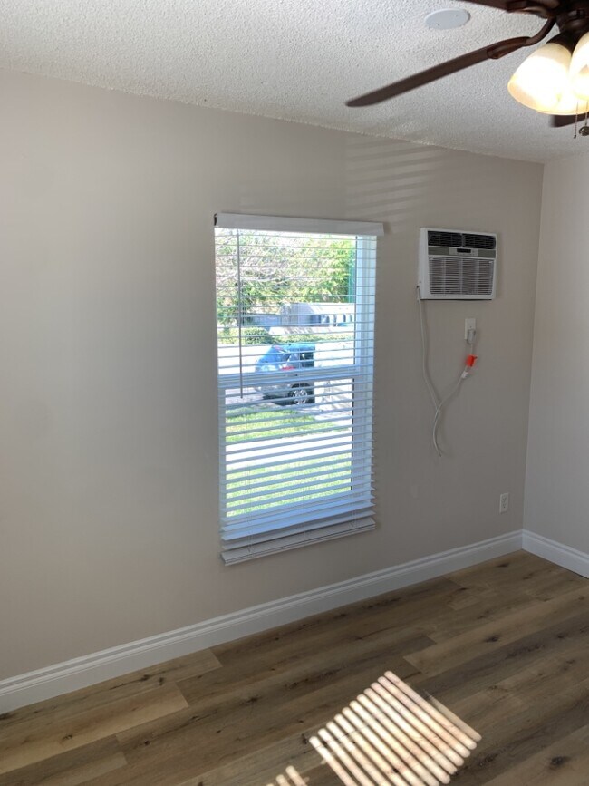 Foto del edificio - 441 W Spazier Ave