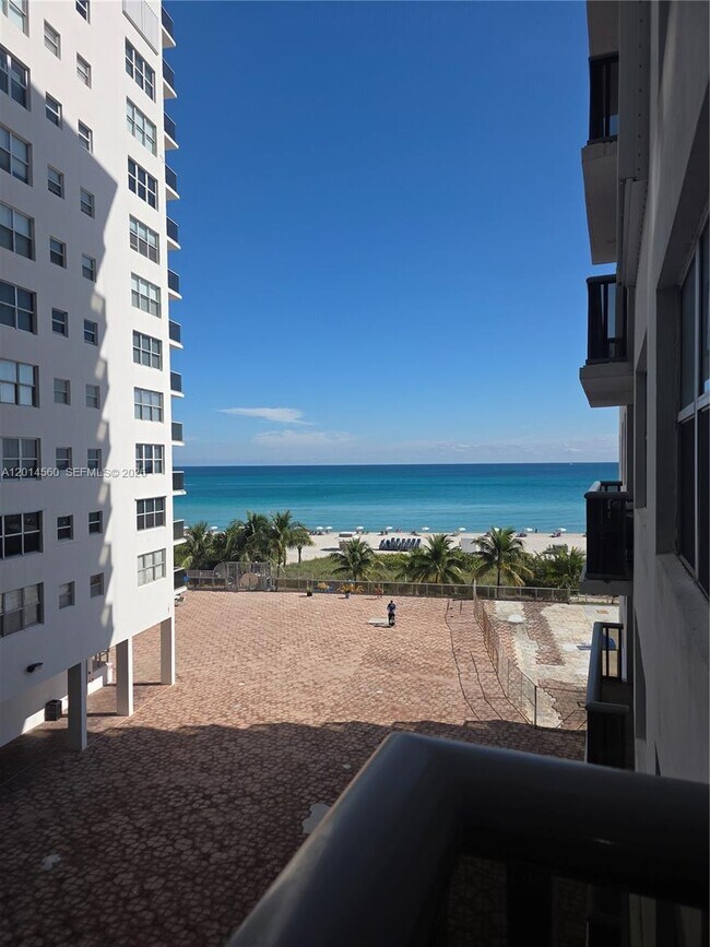 Building Photo - 6039 Collins Ave