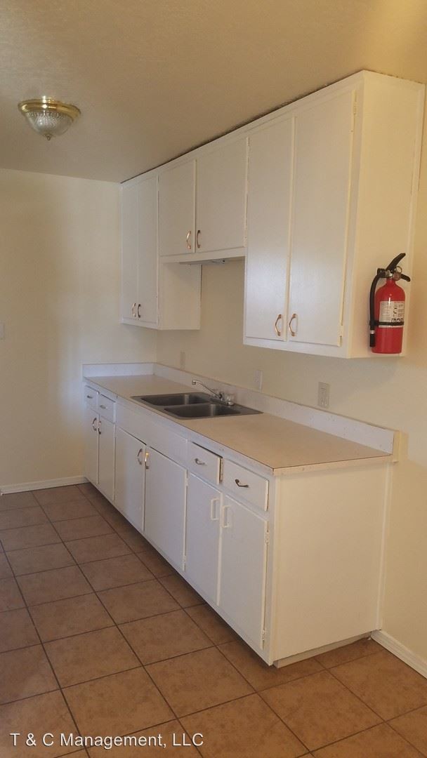 3803 Aspen Ave Ne Albuquerque Nm 87110 Apartment For Rent In Albuquerque Nm Apartments Com