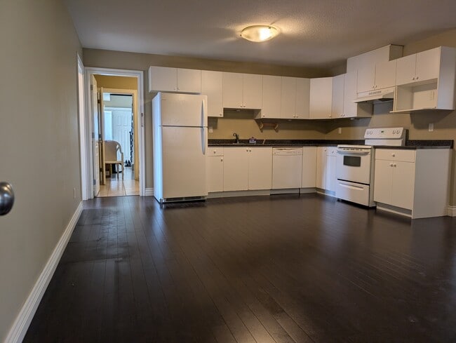 Building Photo - 32495 Abercrombie Pl