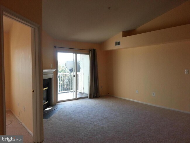 Building Photo - 13800 Farnsworth Ln