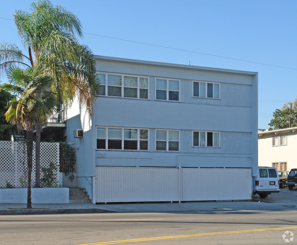 Primary Photo - 1765 S Robertson Blvd