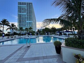 Building Photo - 2100 S Ocean Ln