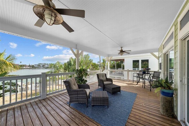Foto del edificio - 12116 Lagoon Ln