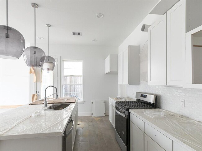 Foto del edificio - 1610 Westside Gardens Ln