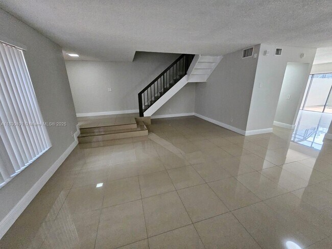 Foto del edificio - 1091 N Hiatus Rd