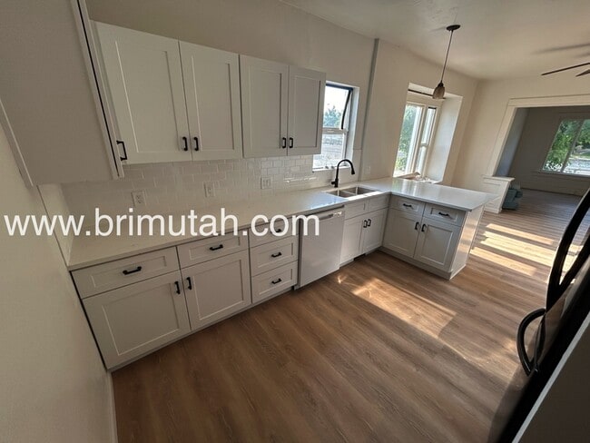 Photo - 254 E 700 S Apartment