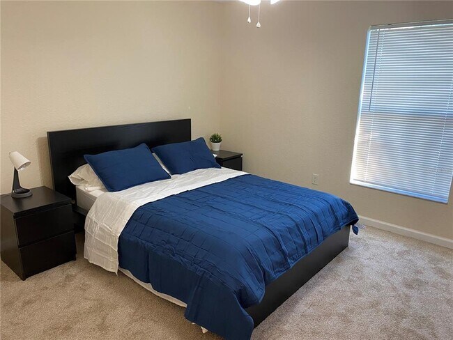 Foto del edificio - 5732 NE 33RD St