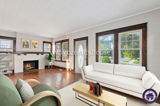 Foto del edificio - 1525 Waverly Ave