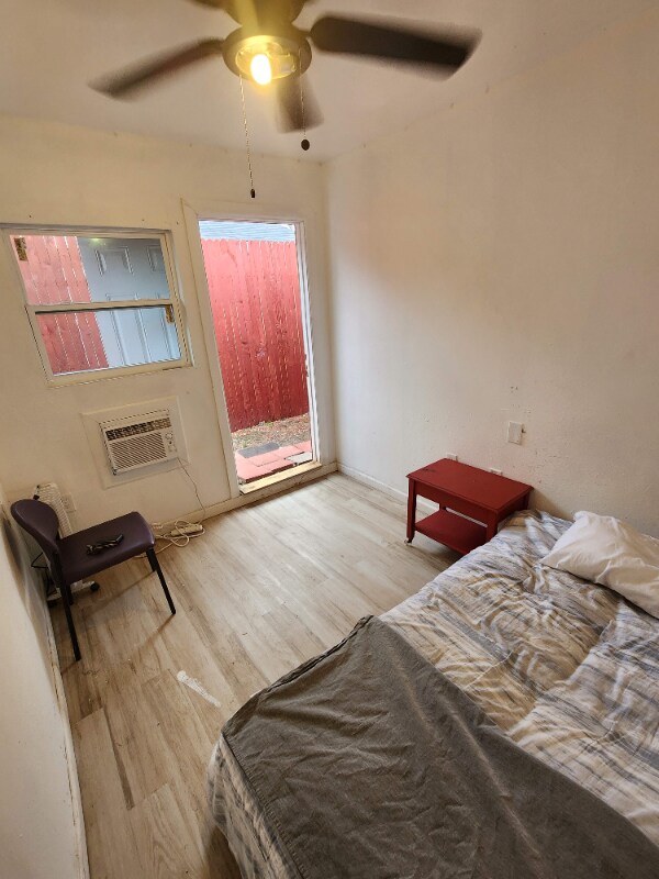 Foto del edificio - 1533 Bosque Dr