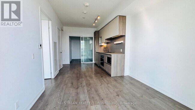 Photo du bâtiment - 950 Portage Pkwy