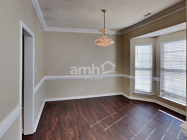 Foto del edificio - 14821 Ashlight Dr