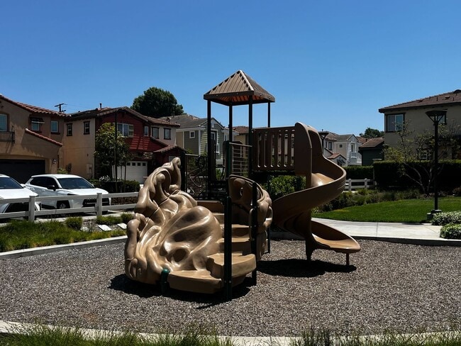 Foto del edificio - Modern Comfort Meets Classic Charm – 4BR H...