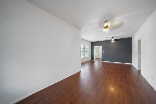 Building Photo - 316 Burr St