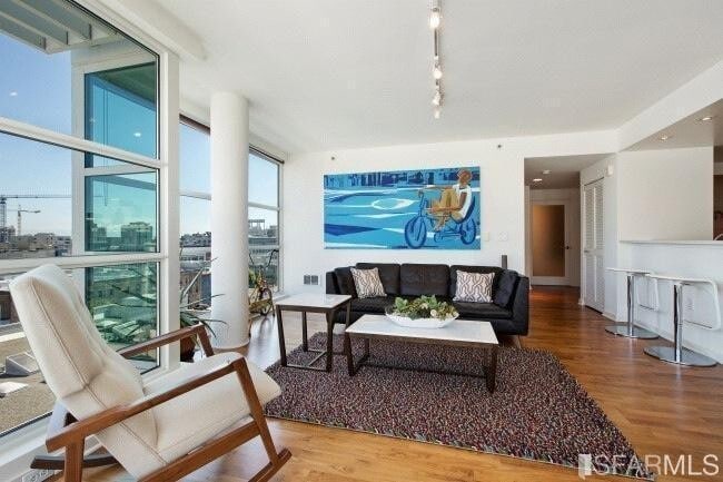 Foto del edificio - 555 4th St