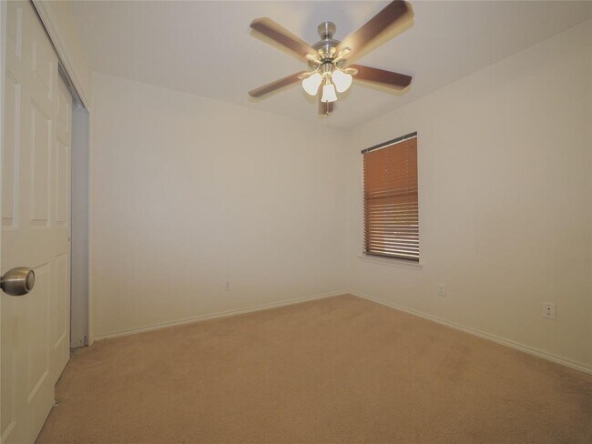 Foto del edificio - 2104 Perkins Pl