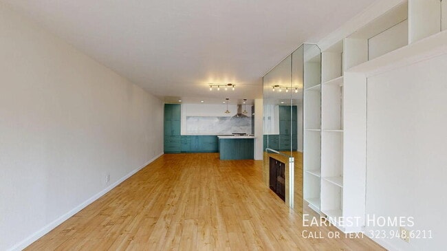 Foto del edificio - 1745 Camino Palmero St