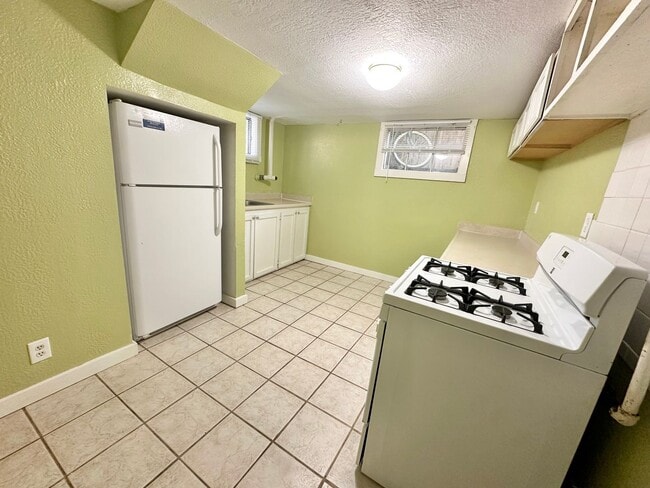 Foto del edificio - 1023.5 Laporte Avenue