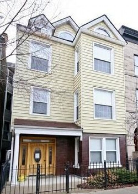 Primary Photo - 1038 W Roscoe St
