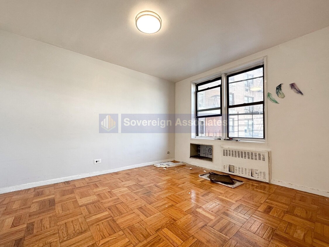Primary Photo - 210 West 251st Street