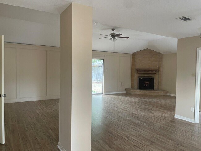 Foto del edificio - 15231 Cabots Landing Dr