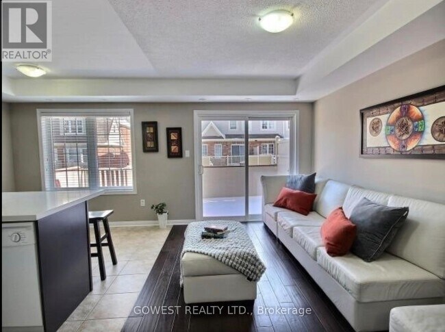 Building Photo - 614 Shoreline Dr