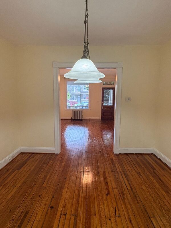 Foto del edificio - 620 W 33rd St