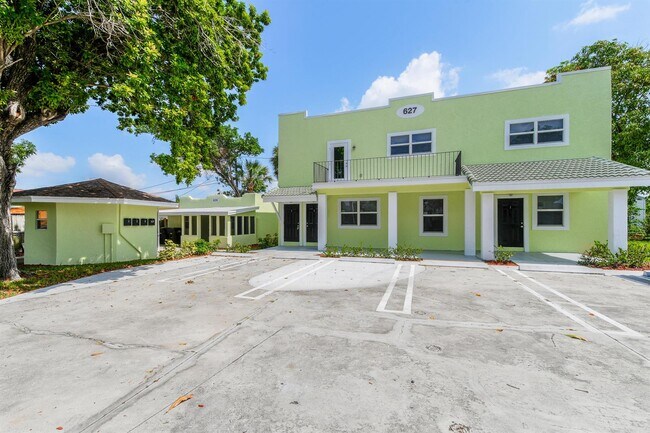 Building Photo - 627 Bunker Rd