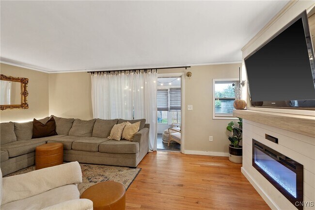 Foto del edificio - 4310 Candlelight Ln