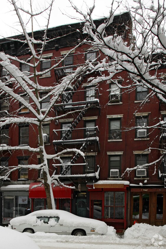 Primary Photo - 434 E 9th St