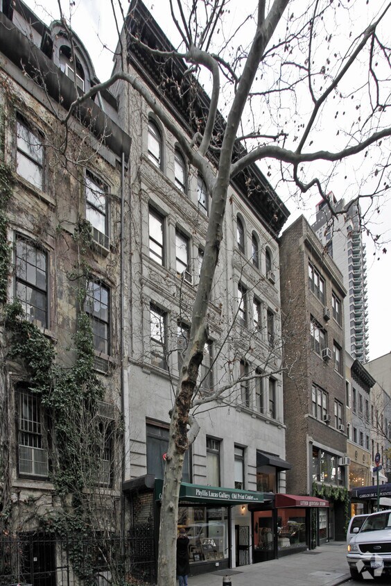 Building Photo - 237 E 60th St
