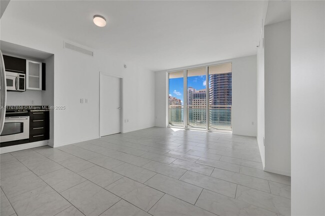 Building Photo - 950 Brickell Bay Dr