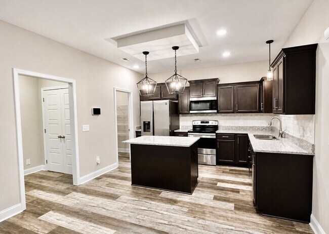 Foto del edificio - 451 Kinslow Ct