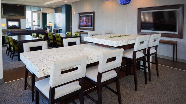 Resident Lounge - Skyhouse South