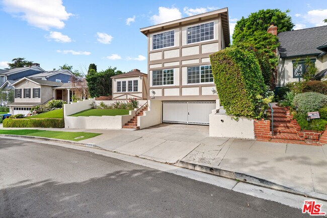 Foto del edificio - 10309 La Grange Ave