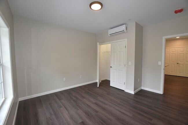 Foto del edificio - 217 Rockingham Rd
