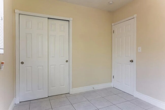 Foto del edificio - 1442 SW 10th St