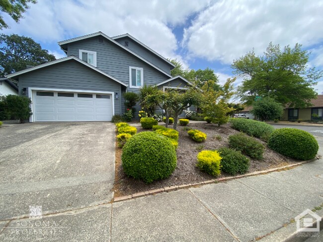 Foto del edificio - 2BD/2BA Upstairs Duplex with Garage