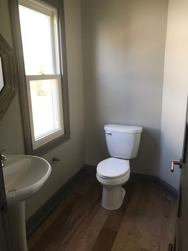 Half bath - 934 Lexington