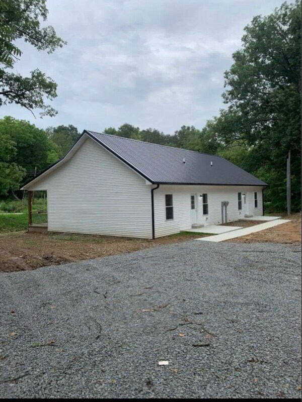 Foto del edificio - 21 Walnut Grv Ave