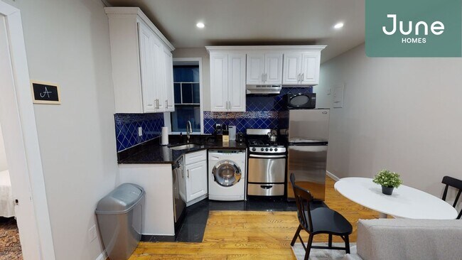 Foto del edificio - Full room in 3-bed/1.0-bath Home
