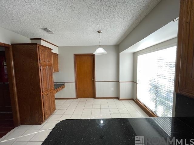 Building Photo - 15016 Lynbrook Dr