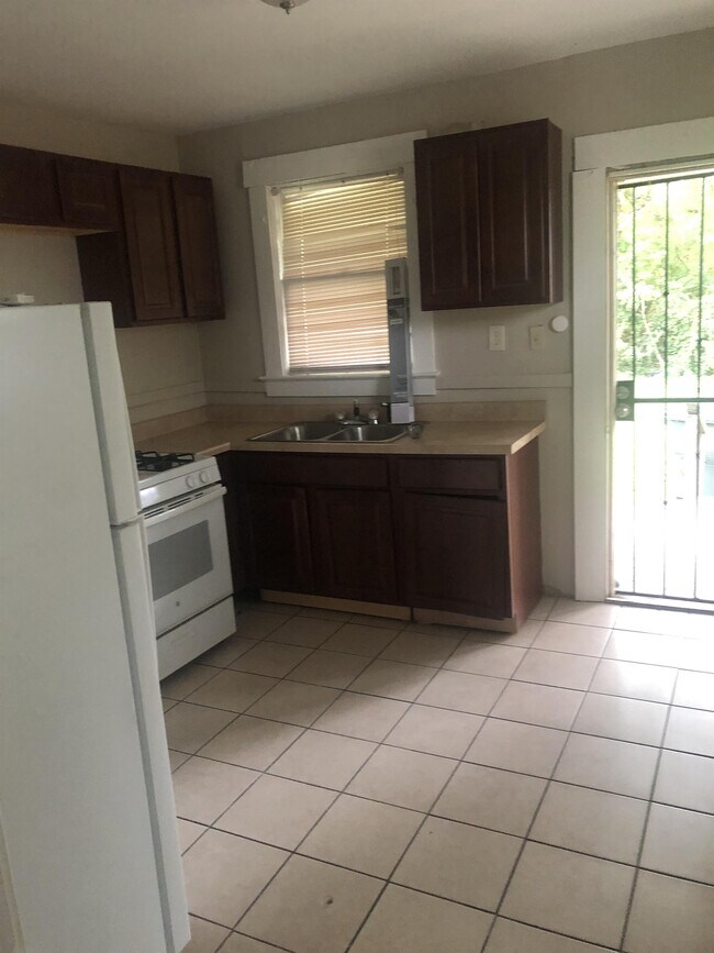 Foto del edificio - 2589 Barron Ave
