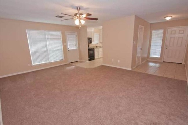 Foto del edificio - 19626 Autumn Creek Ln