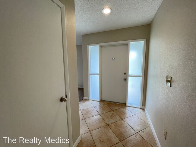 Building Photo - 3 br, 2 bath House - 637 Parkwood Ave