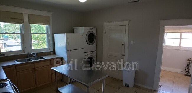 Foto del edificio - 4288 N Hooker St