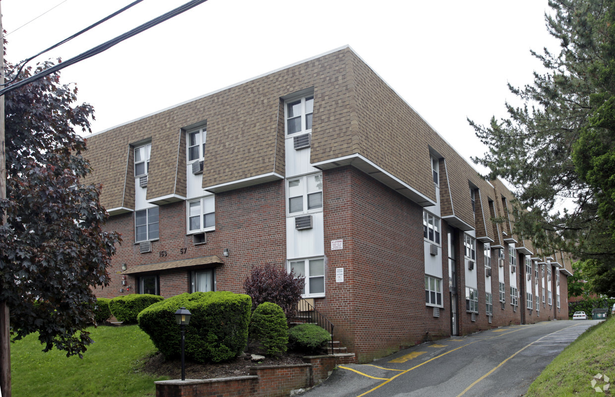 Foto del edificio - Clinton Gardens
