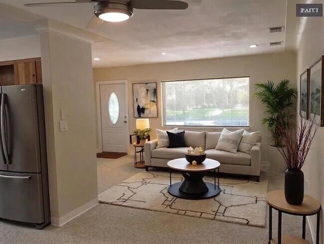 Building Photo - 807 26th Ave N