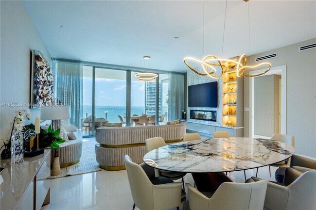 Foto del edificio - 300 Biscayne Blvd Way