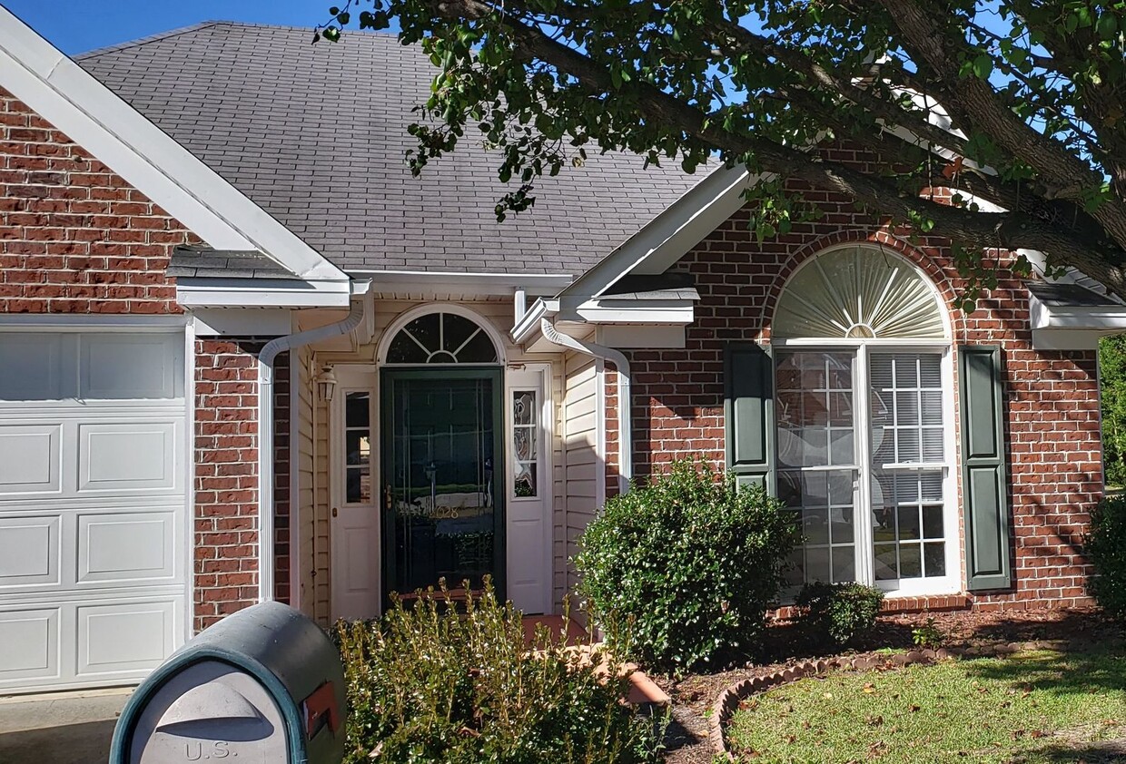 Primary Photo - 2028 Old Charleston Cir